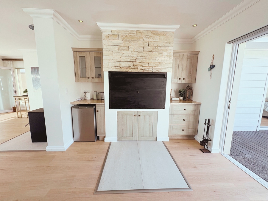4 Bedroom Property for Sale in Yzerfontein Western Cape